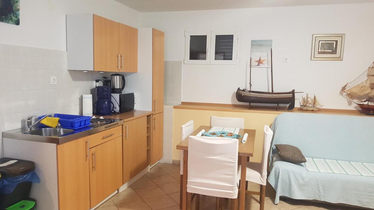 Apartamento Gita Omišalj Exterior foto