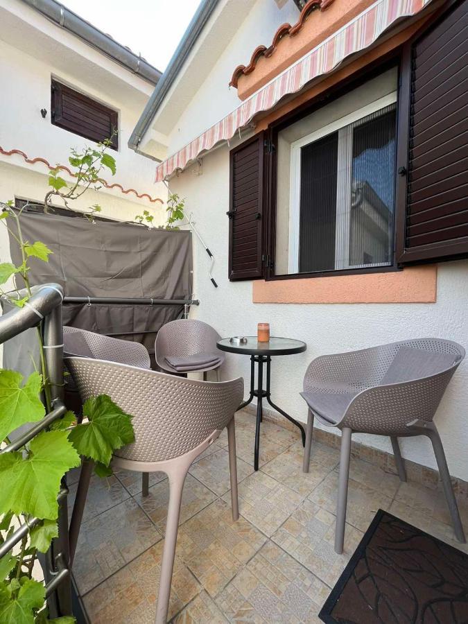 Apartamento Gita Omišalj Exterior foto